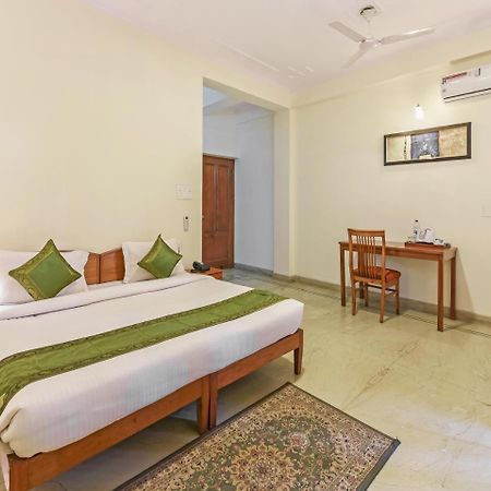Treebo Trip The Nest Corporate Hotel Greater Noida Eksteriør billede