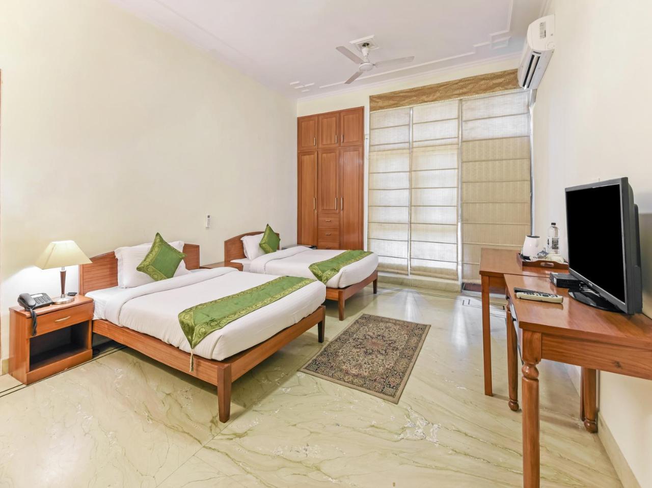 Treebo Trip The Nest Corporate Hotel Greater Noida Eksteriør billede