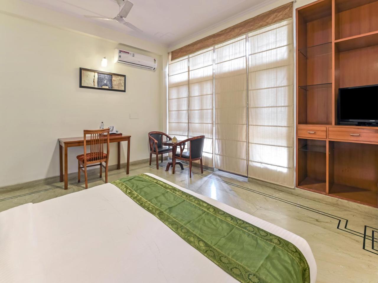 Treebo Trip The Nest Corporate Hotel Greater Noida Eksteriør billede